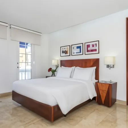 NH Cartagena Urban Royal Отели рядом с достопримечательностью «Центр»