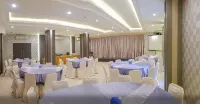 G-Hotel Pontianak - bar