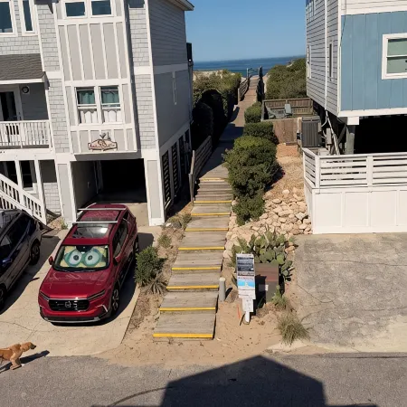 Semi Oceanfront 5 bedroom dog friendly cottage 10 feet to beach access