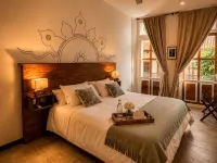 Prime 12Br Old City Corner Villa with Rooftop Pool 酒店