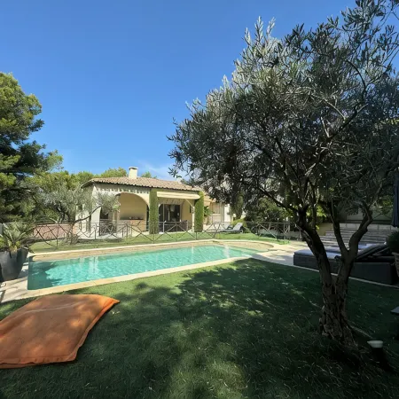 Exceptional Villa in Provence's Luberon Region with a Pool and Breathtaking Views