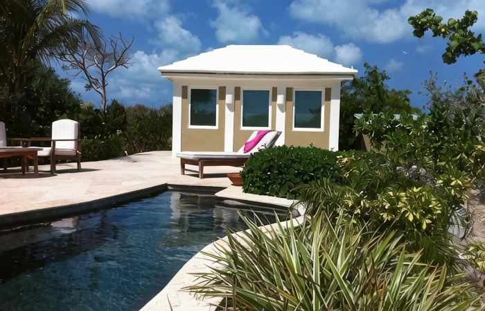 Luxury Home in Feb. Pt. with dip pool, spectacular ocean views, steps to beach