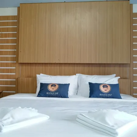 RoomQuest Sps Hotel and Residence