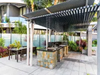 Peppers Broadbeach - Kitchens