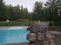 Westwind Inn on the Lake - Pools