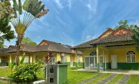 Rumbia Resort Villa Paka - parking