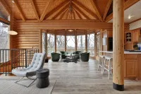 Pool, Hot tub, Sauna, sleeps 29! - 4-Star