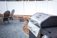Cozy Retreat | Walk to Unc | Free Cruiser Bikes - 3-Star