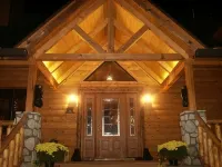 Adventurewood Luxury Log Cabin - Hot Tub, Fireplace, Pool Table - Alppimaja