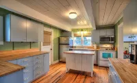 Adorable Cottage 1.5 blocks from the beach! - Wi-Fi