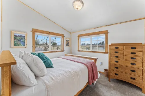 Cozy cabin just outside Sisters, pet friendly, great Mountain View’s, WiFi, & AC - Alppimaja