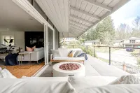 Zen 7-BR Paradise w/ Lake Views and Grape Garden - บังกะโล
