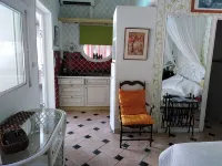 Small 30m2 house for 2 people on private property with swimming pool - 2-stjärniga