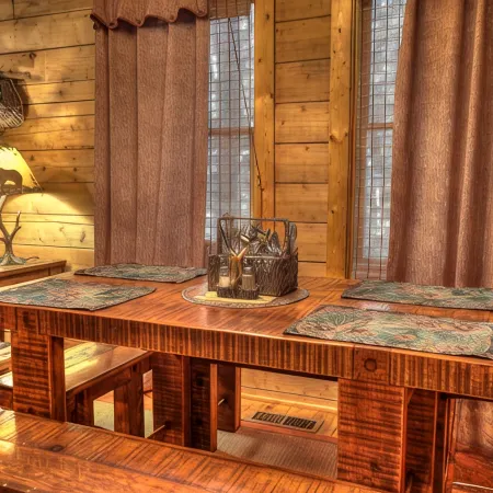 Peaceful Woods #25- Charming & Clean Log Cabin!