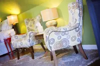 Quaint Parisian style loft, located on National Registered Historical Property - 부티크