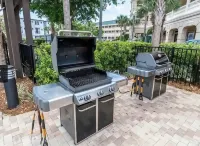 Luxurious Large Studio overlooking 30A nestled between Rosemary and Alys Beach - Kitchens
