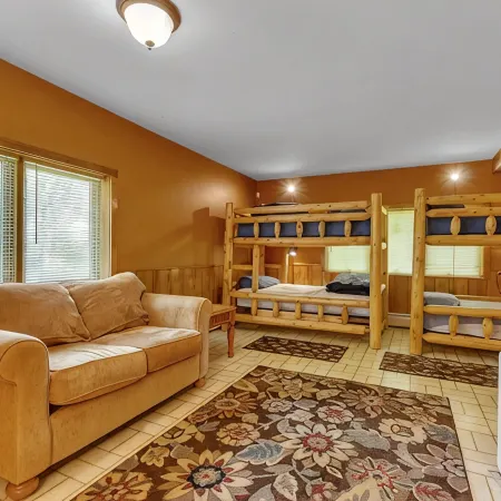 Ellicottville Chalet with beautiful storybook creek