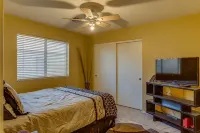 Peoria Vacation Escape- Near Stadium - Outlets - Family & Travel Nurse Friendly! - 2-Star