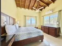 Simby D'lo A Presidental House.Pack up your luggage and move in!  UP - 2-Star