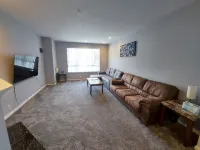 Spacious 3 bdrm, 8 beds, 2 baths w/ full kitchen - 2 stjerner