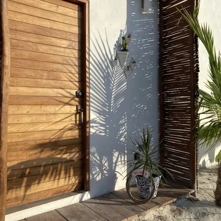 Cheerful 1 bedroom house w/ pool and much more!
