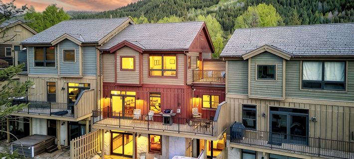 Eagle-Vail Townhome w/ Private Spa! - Minutes from Vail and Beaver Creek! Отели в г. Игл-Вейл