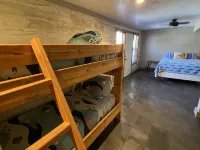 “Iris Cottage” - Cozy Cabin that Sleeps 10 - 3-Star