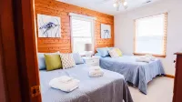 Immaculate Family-Friendly Canal Front Vacation Home in Outer Banks 4x4 Area - balcony