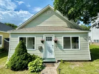 Downtown Boyne City Cottage: Walking distance to everything! Hoteles en Boyne City