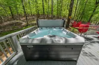 Huge House in Amazing Beech Mountain with Game Room, Hot Tub, Sauna, & Fire Pit! - Boutique