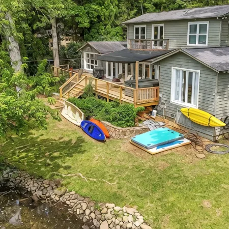 Lakefront Seclusion! - UPDATED! Dock, Hot tub, fire pit, pet friendly with fee,