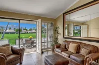 Stunning Mountain Views on Golf Course in Rancho Las Palmas Country Club! - Bjergudsigt