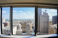 Downtown View, King Bed, Quiet, Free Parking - Condos