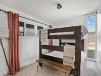 New Chic & Spacious, Pool, Hot Tub Pristine, Free Park,AC,Hike, Groups Hotels near Lake Murray