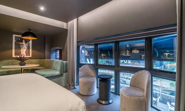 Velvet Hotel