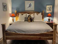 Home for 22, Ski Shuttle, Hot Tub, Pool, Dog OK Tennis/Pickleball/Pool Table Hotels in Edwards