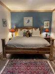 Home for 22, Ski Shuttle, Hot Tub, Pool, Dog OK Tennis/Pickleball/Pool Table - Wifi