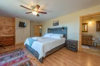Stunning Mtn Views, Hot Tub+Fire Pit, Fireplace~Grill, WiFi, Private, Near Town! - Boutique