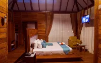 BeeJay Bakau Resort - parking