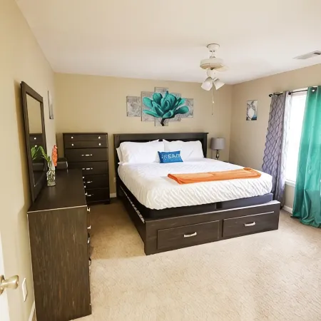 Cozy 3 bedroom, Centrally Located, Perfect for a family
