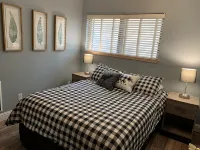 4 Bedroom Pet Friendly End UnitRemodeled Kitchen and master bath - 2-Star