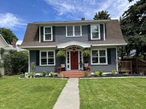 Cody's Downtown Den - DOWNTOWN - New listing & Pets Welcomed! - Boutique