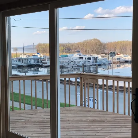Charming House with Amazing Views! Next to Marina and Tiki Bar