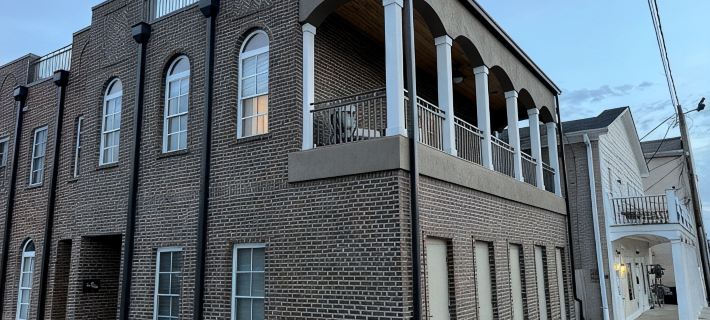 New Downtown Luxury Townhouse in Bourbon Country Hotels in Hardin County