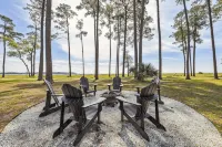 JonBie Maisons Seaside Serenity Oceanfront, Golf Cart Included with Booking! - 5-Star