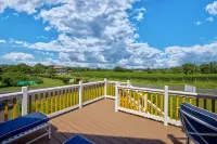 Cozy Chambourcin Cottage at Willow Creek Winery - Homestays