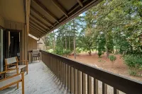 COMPLETELY REMODELED 3 BDR, 2 Bath, Golf Course View Condo - Balkoner