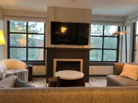 Luxe Mammoth Monache 2br/2ba Suite - steps to the village and gondola! - Boutique