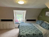 Enjoy spectacular views of Lobster Cove. Large yard, EV charger & dog friendly. - 3-Star