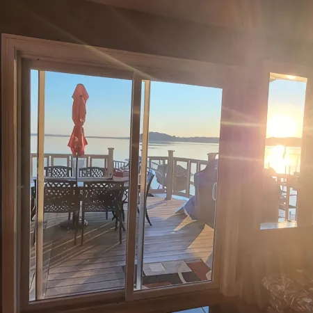 Lakefront, Dock, Near Restaurants, Track & Downtown Saratoga Springs!